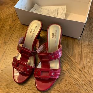 AK Anne Klein iflex Red Mule with Decorative Buckles Size 7.5